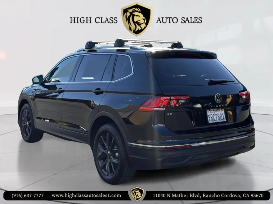 2024 Volkswagen Tiguan SE photo 1