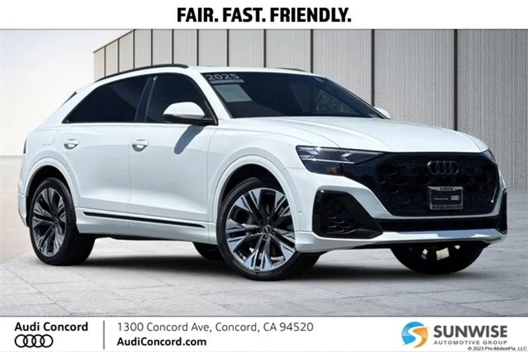 2025 Audi Q8 55 Premium Plus photo 1