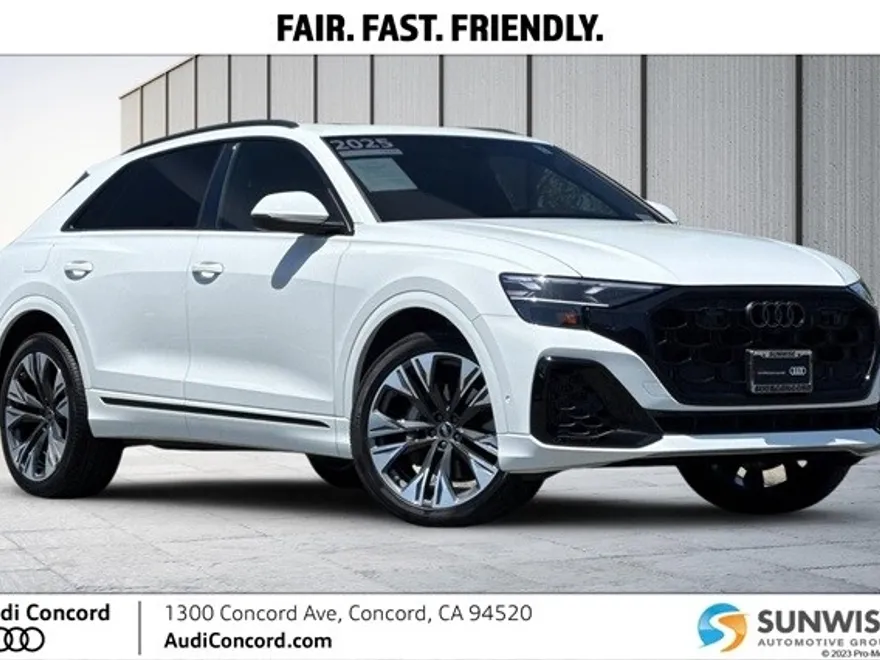 2025 Audi Q8 55 Premium Plus photo 1
