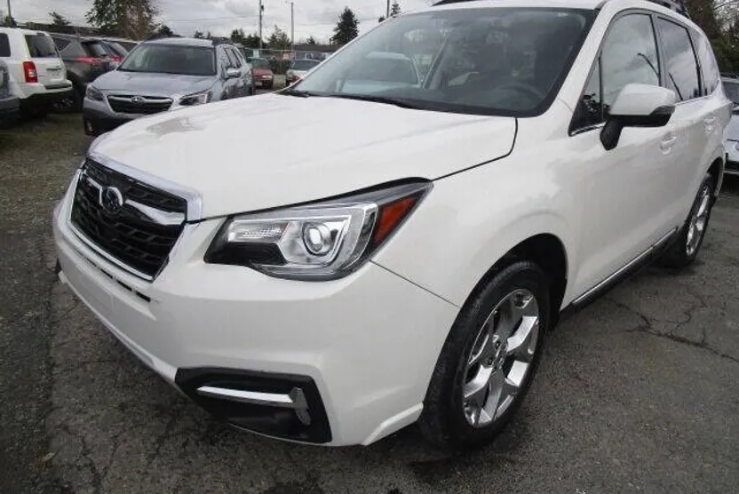 2018 Subaru Forester Touring photo 1