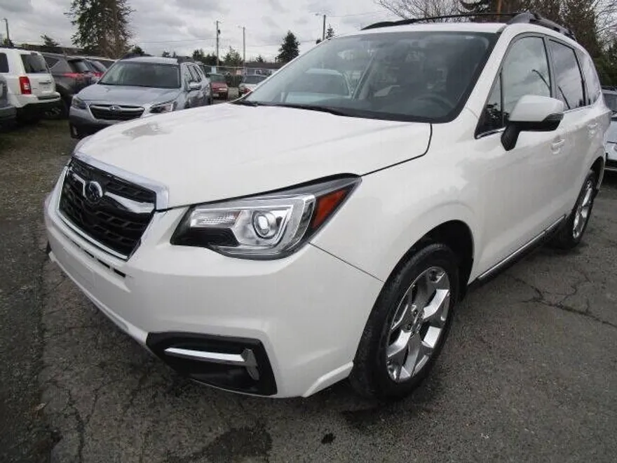 2018 Subaru Forester Touring photo 1