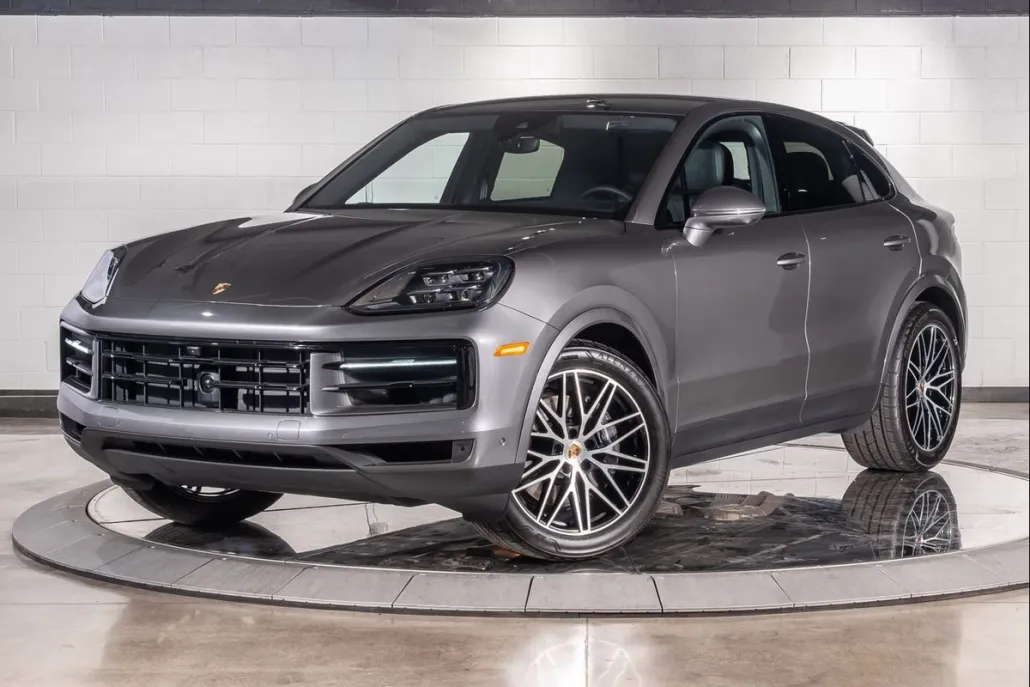 2025 Porsche Cayenne photo 1