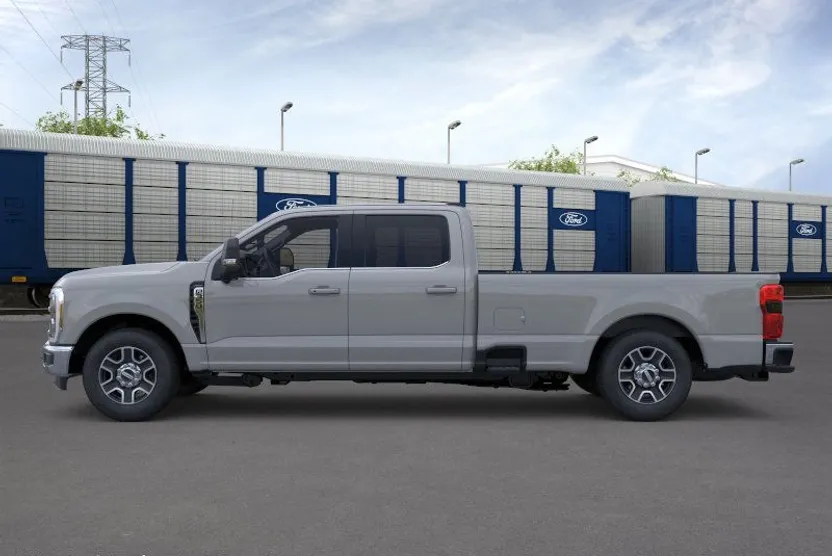 2026 Ford F-350 Lariat photo 1
