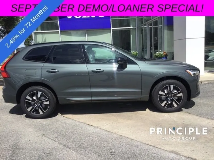2026 Volvo XC60 B5 Core photo 1