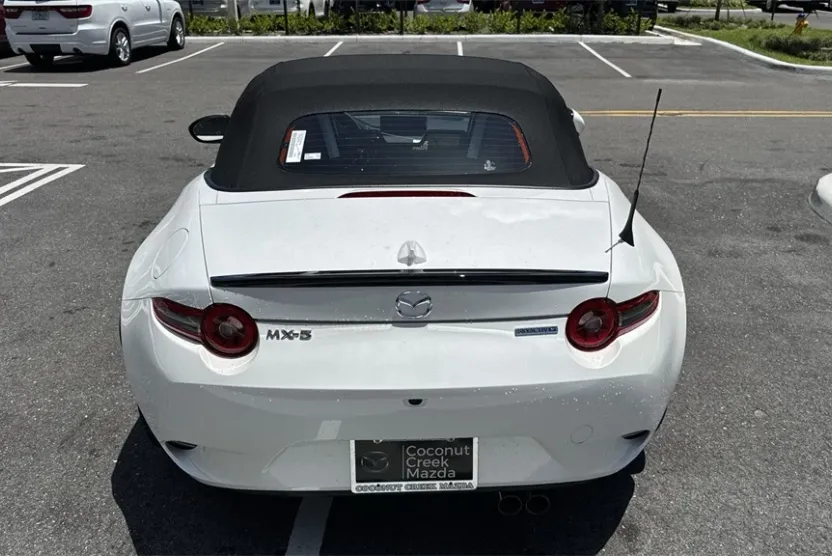 2025 Mazda MX-5 Miata Miata Grand Touring photo 1