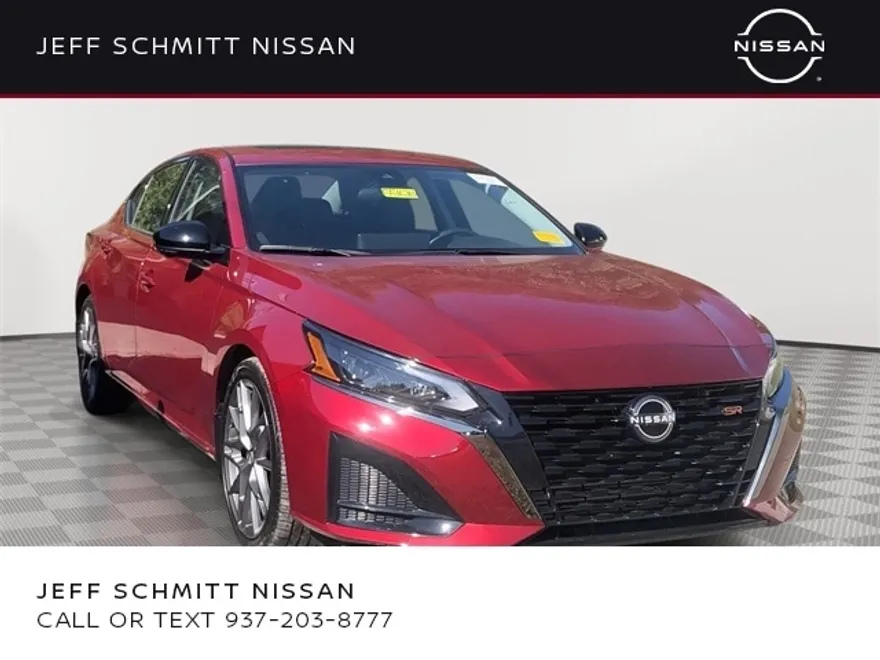 2024 Nissan Altima SR photo 1