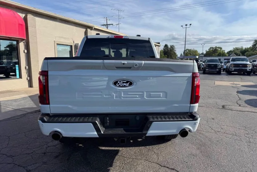 2024 Ford F-150 XLT photo 1