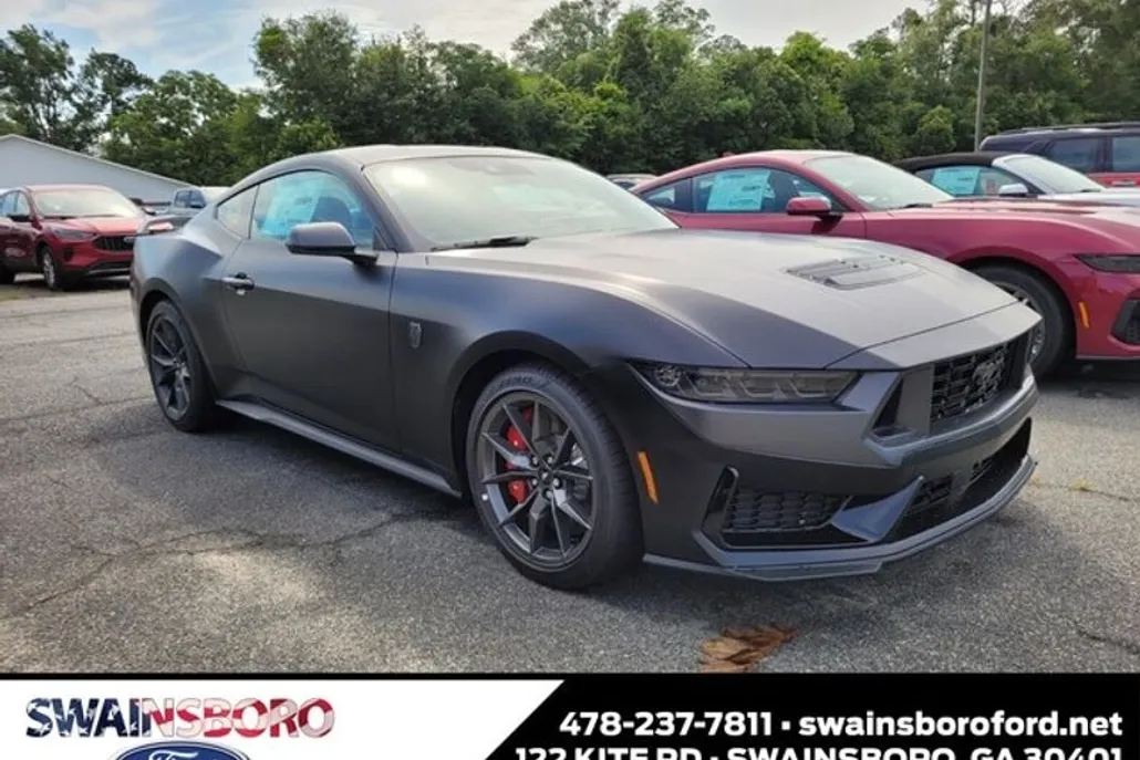 2025 Ford Mustang Dark Horse photo 1