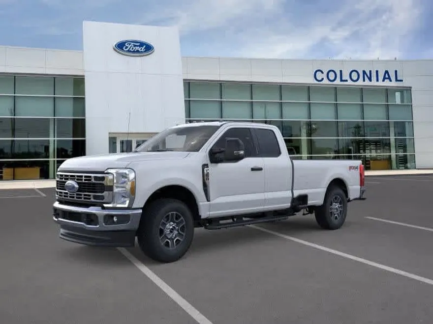 2025 Ford F-350 XLT photo 1