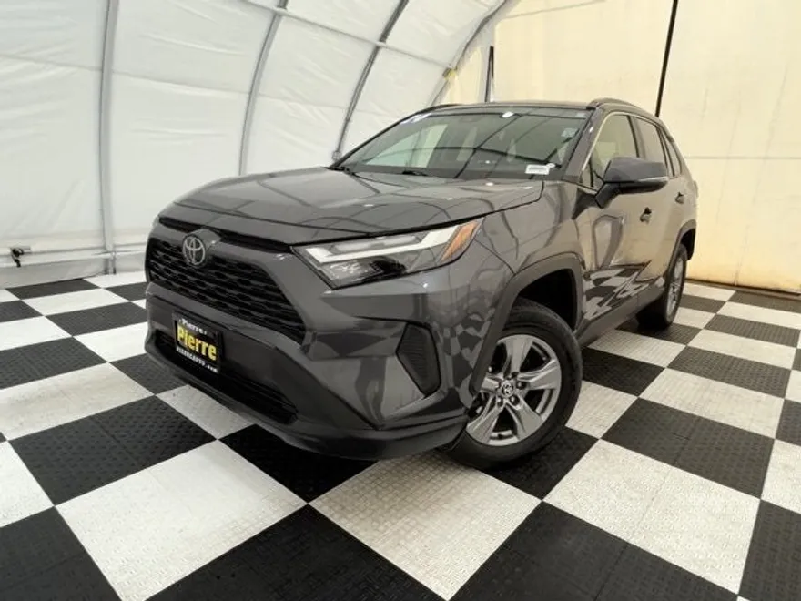 2024 Toyota RAV4 XLE photo 1