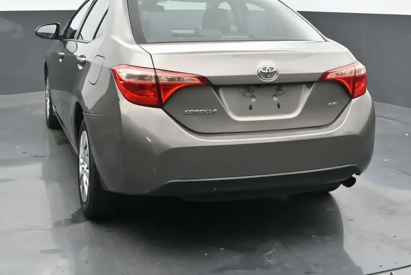 2017 Toyota Corolla L photo 1