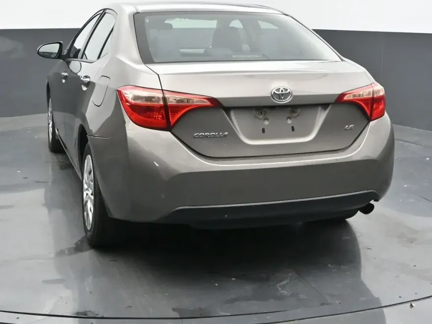 2017 Toyota Corolla L photo 1
