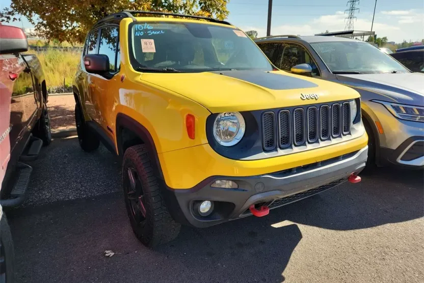2016 Jeep Renegade Trailhawk photo 1