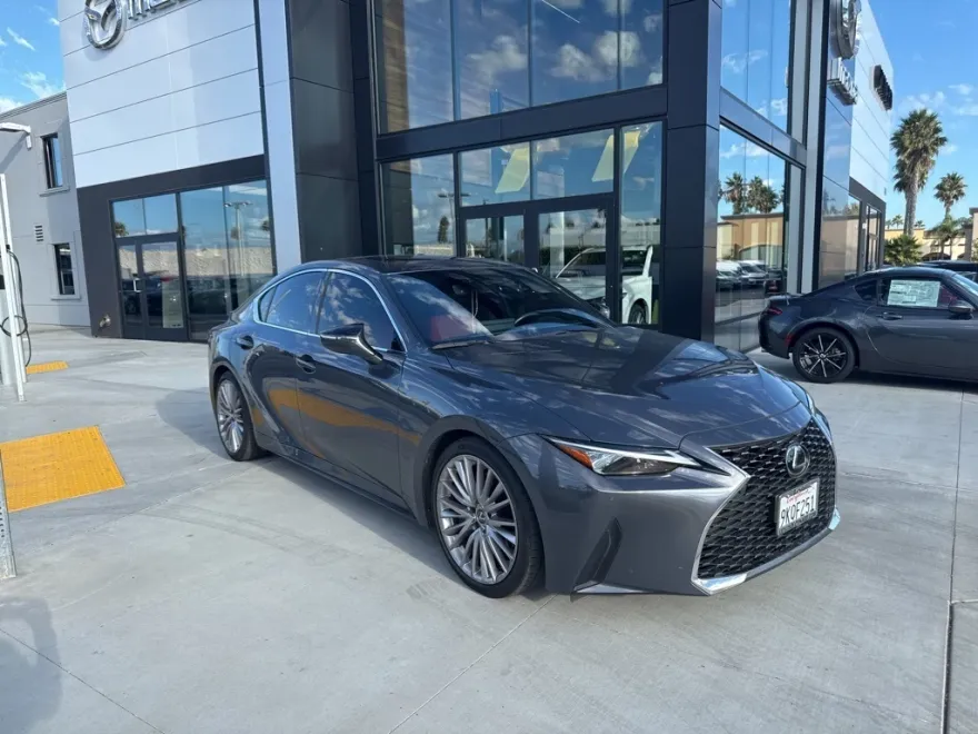 2024 Lexus IS 300 photo 1