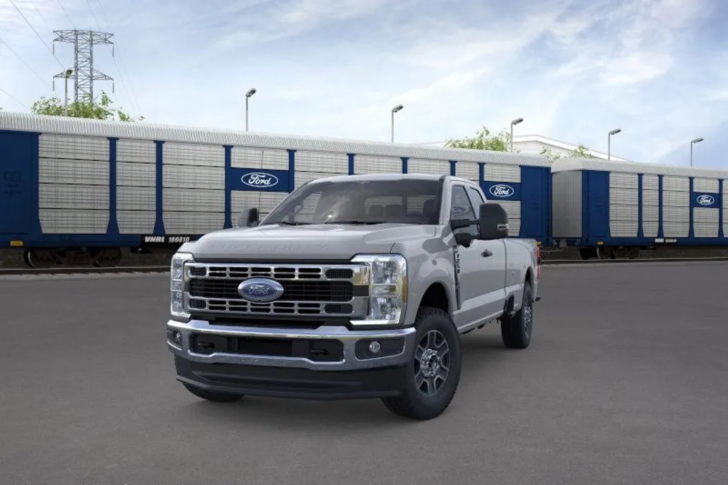 2025 Ford F-250 photo 1