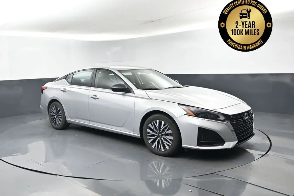 2024 Nissan Altima SV photo 1