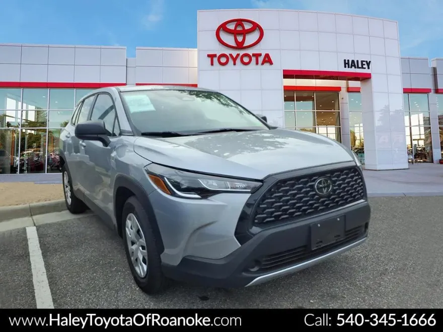 2024 Toyota Corolla Cross L photo 1