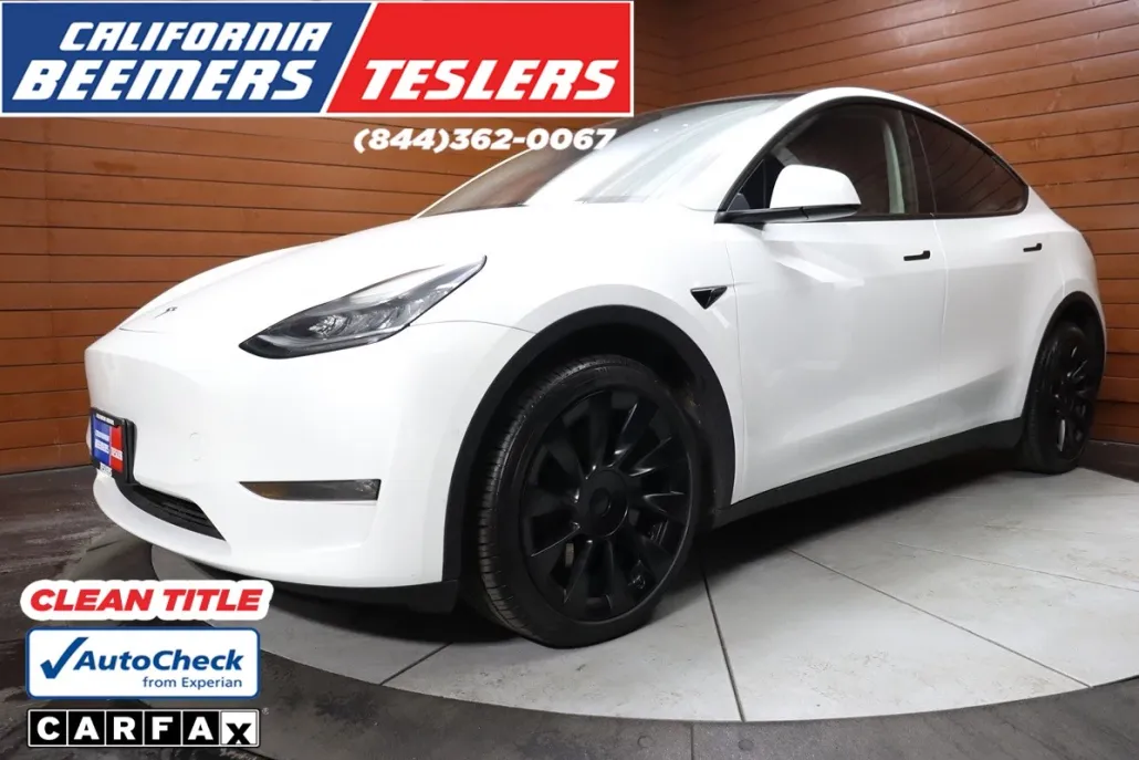 2022 Tesla Model Y Long Range photo 1