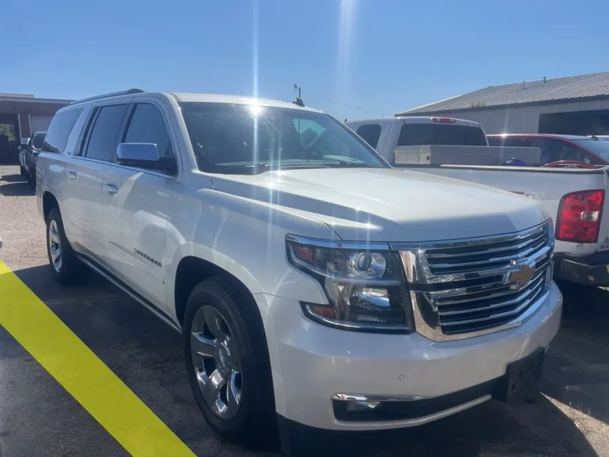 2015 Chevrolet Suburban LTZ photo 1