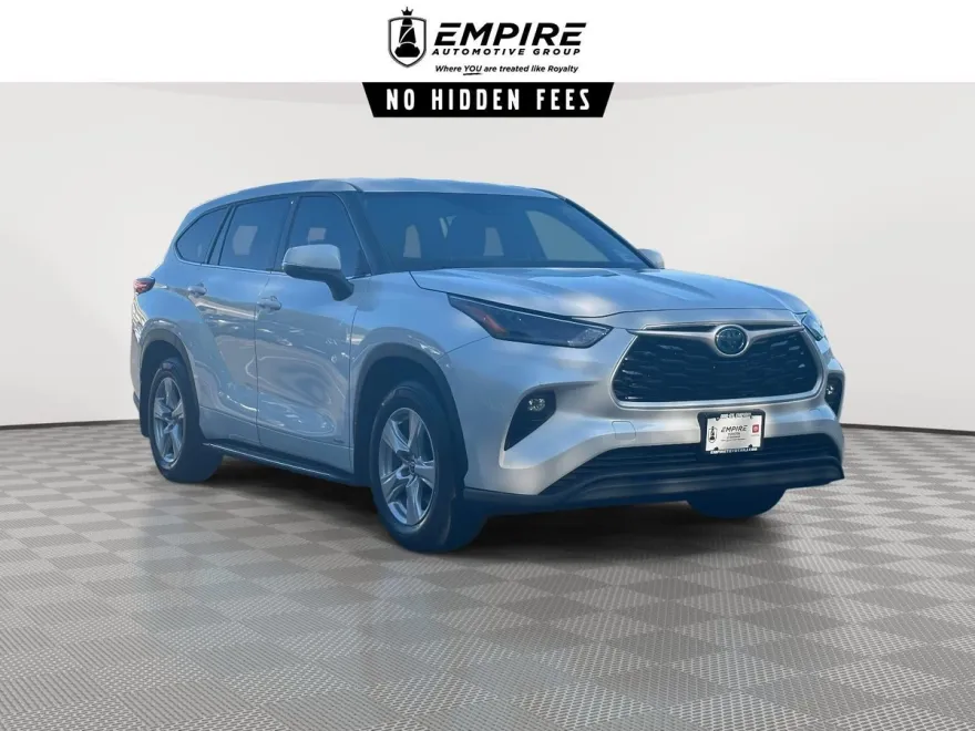 2022 Toyota Highlander Hybrid LE photo 1