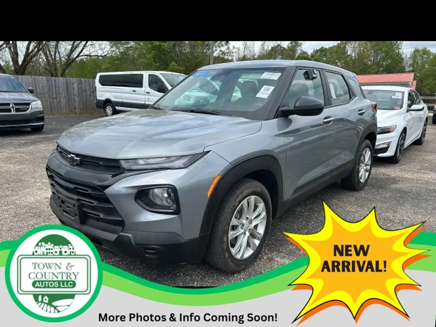 2022 Chevrolet Trax LS photo 1