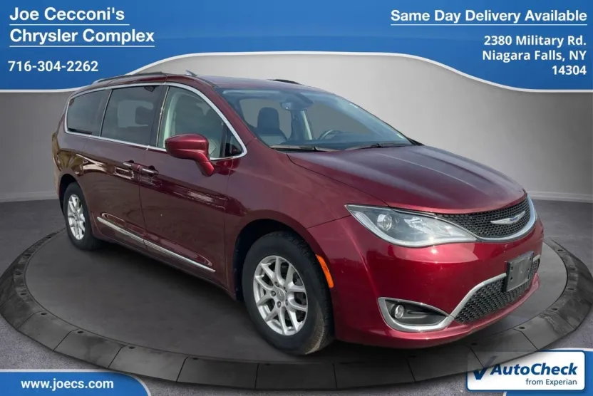 2020 Chrysler Pacifica Touring L photo 1