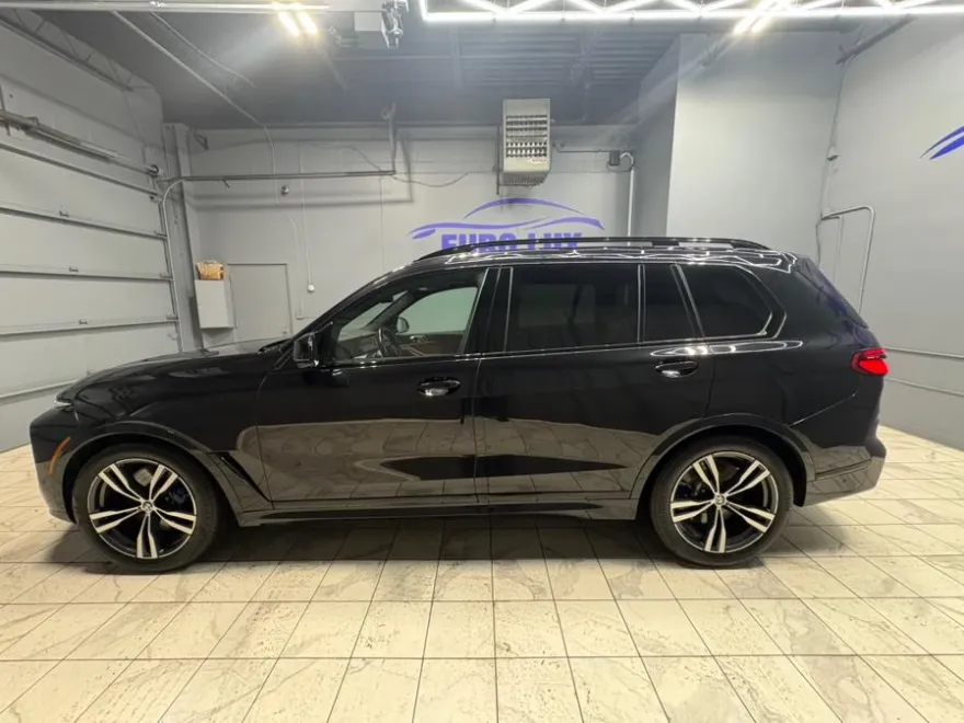 2023 Bmw X7 M60i photo 1