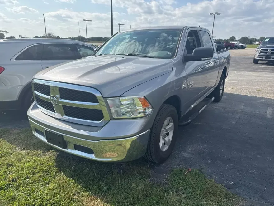 2019 Ram 1500 Classic SLT photo 1