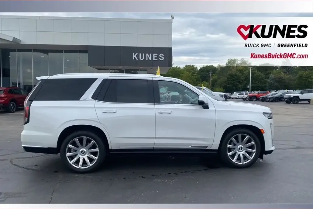 2022 Cadillac Escalade Premium Luxury Platinum photo 1