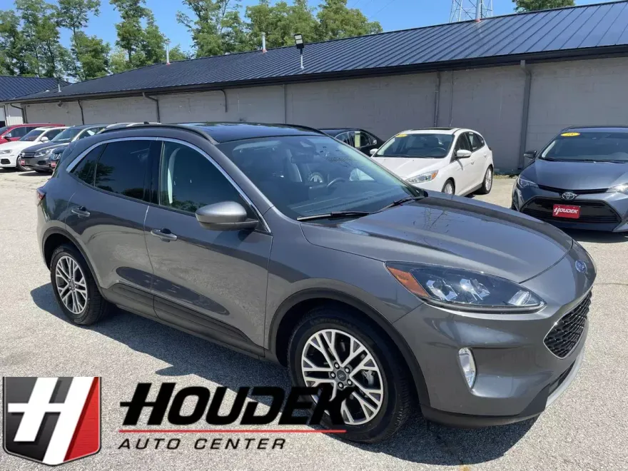 2022 Ford Escape SEL photo 1