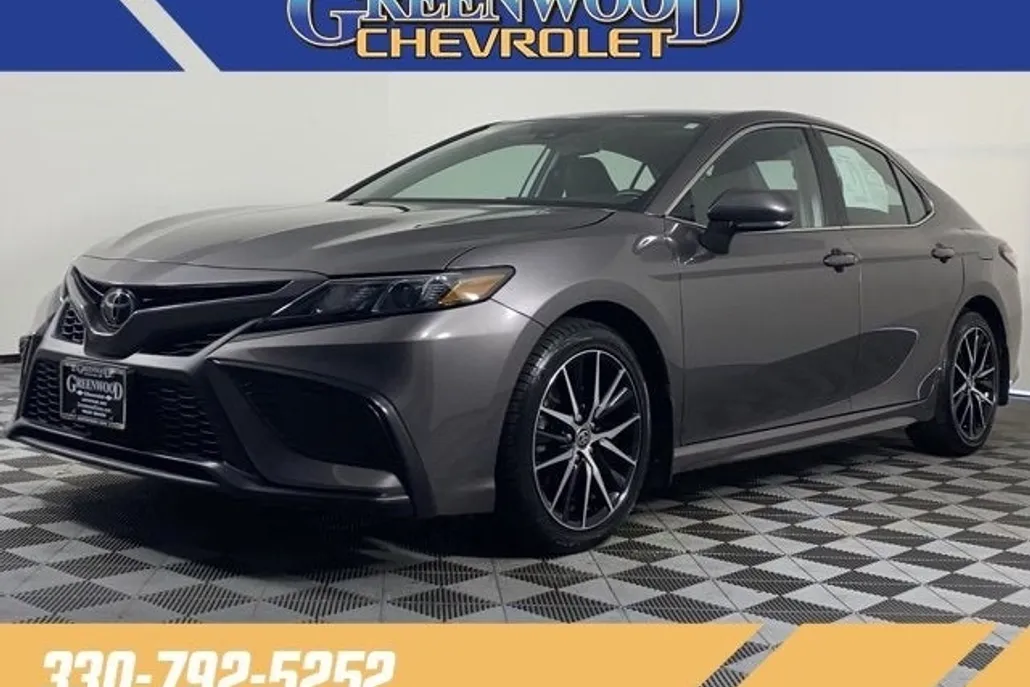 2024 Toyota Camry SE photo 1