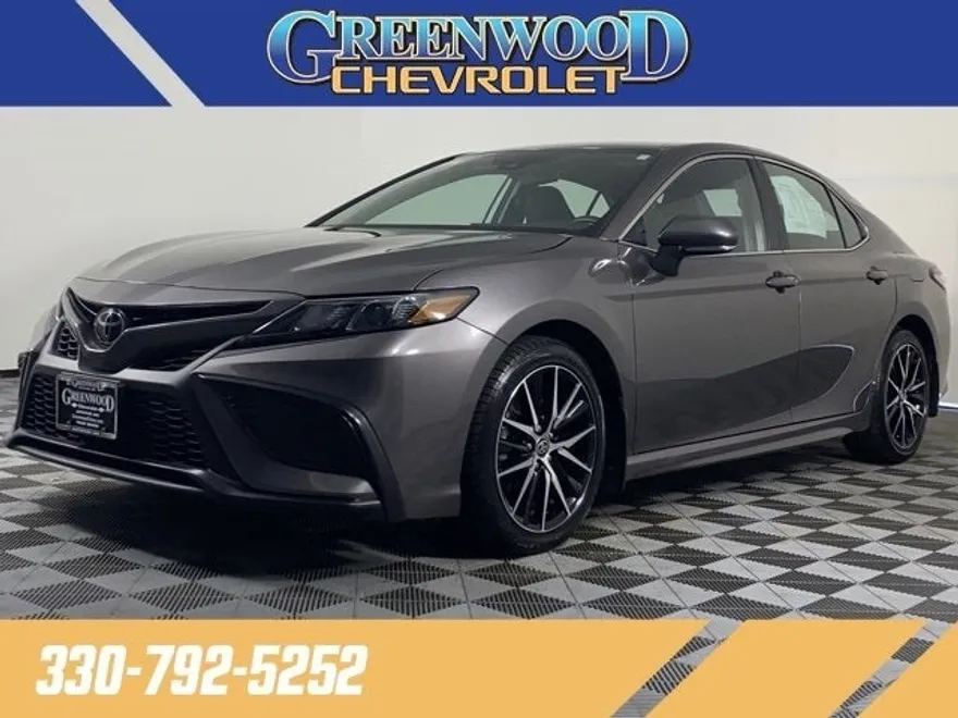 2024 Toyota Camry SE photo 1