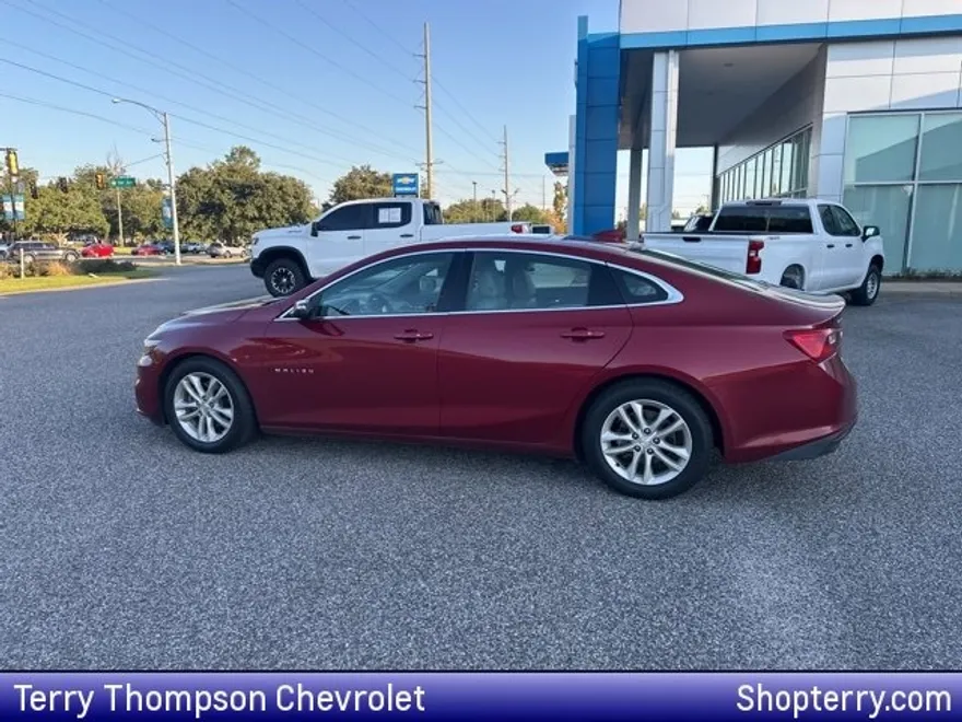 2018 Chevrolet Malibu Hybrid photo 1