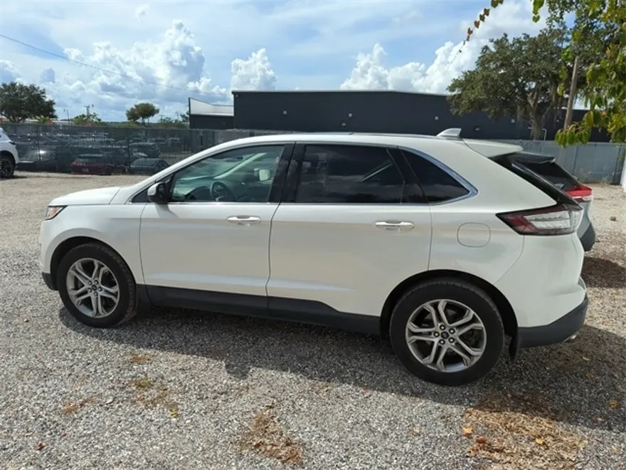 2016 Ford Edge Titanium photo 1