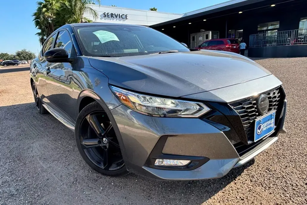2023 Nissan Sentra SR photo 1