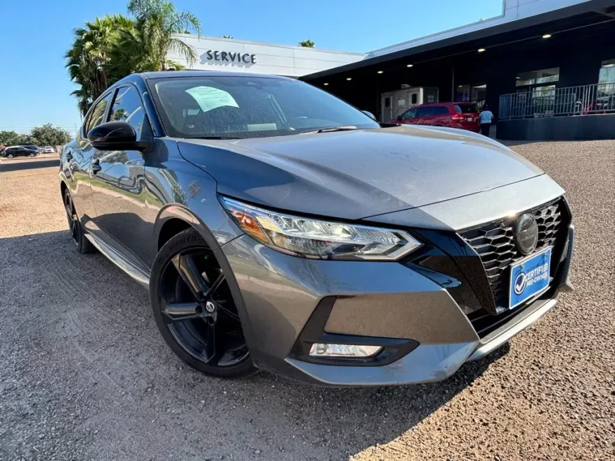 2023 Nissan Sentra SR photo 1