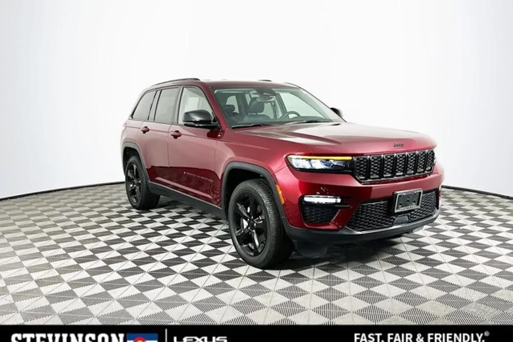 2023 Jeep Grand Cherokee Limited photo 1