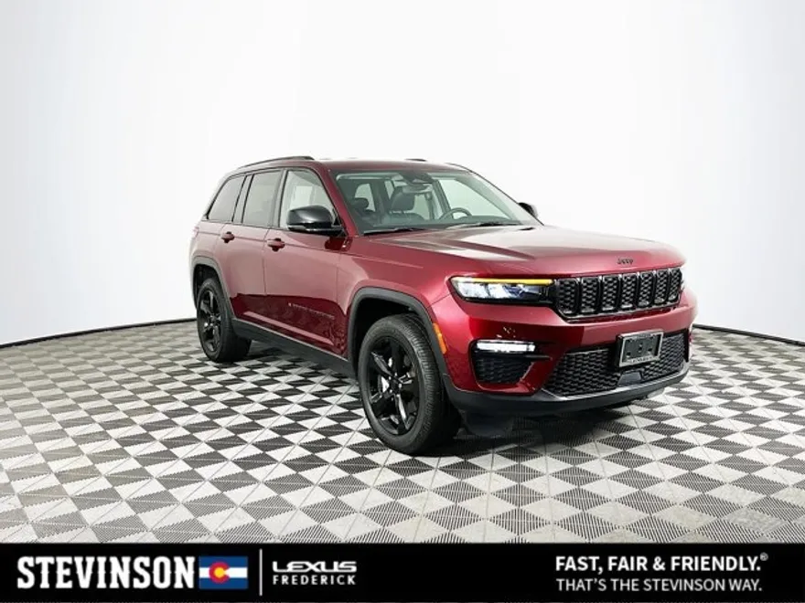 2023 Jeep Grand Cherokee Limited photo 1