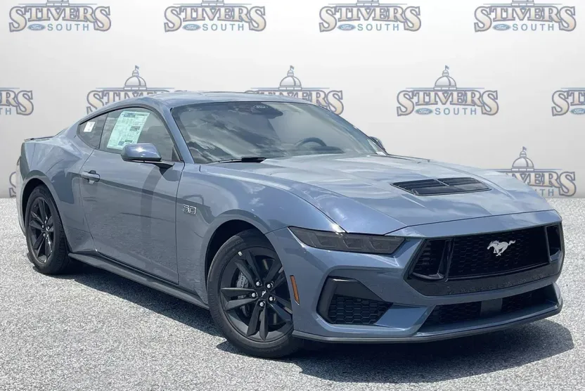 2025 Ford Mustang GT photo 1