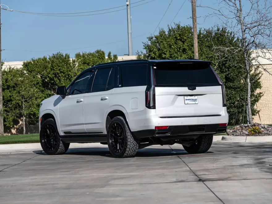 2024 Cadillac Escalade Sport photo 1