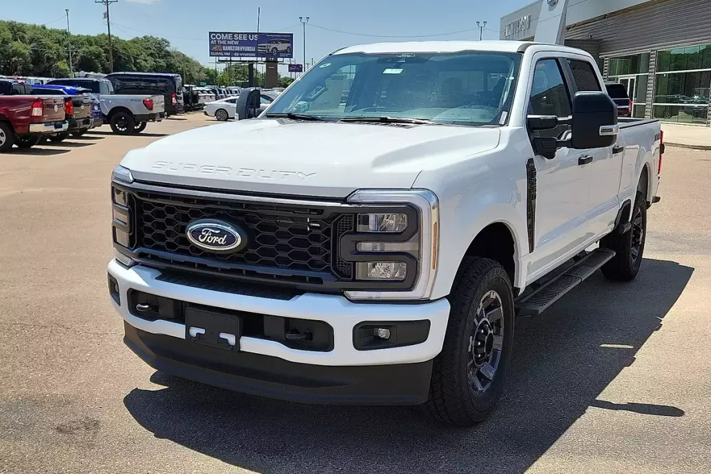 2025 Ford F-250 photo 1