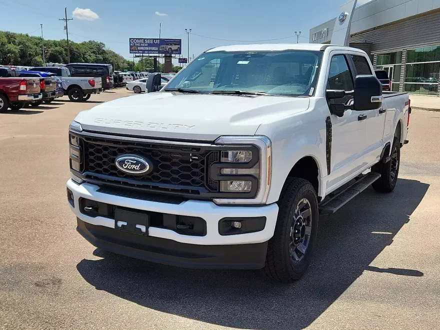 2025 Ford F-250 photo 1