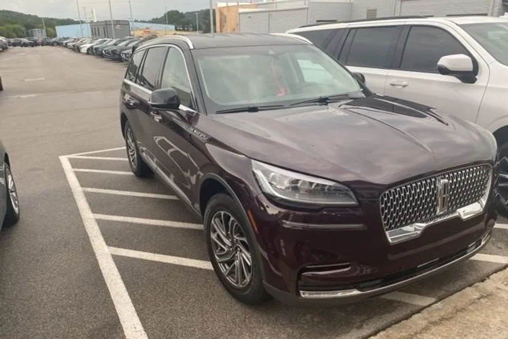 2023 Lincoln Aviator Standard photo 1