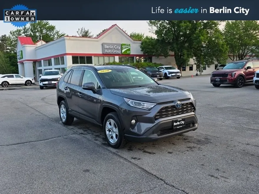 2020 Toyota RAV4 Hybrid XLE photo 1