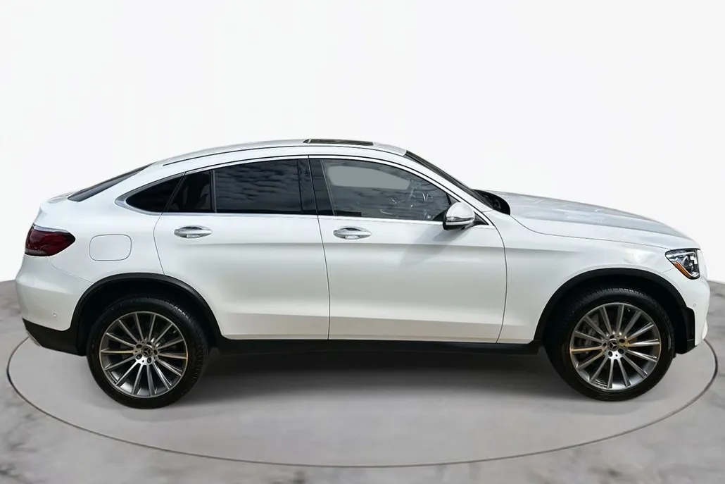 2022 Mercedes Benz GLC 300 Coupe photo 1