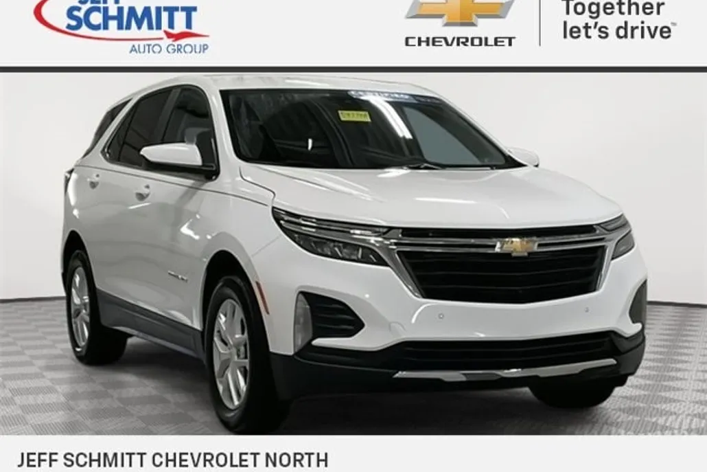 2023 Chevrolet Equinox LT photo 1