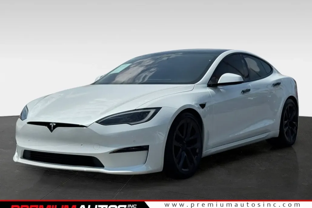 2022 Tesla Model S photo 1