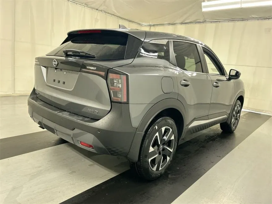 2025 Nissan Kicks SV photo 1