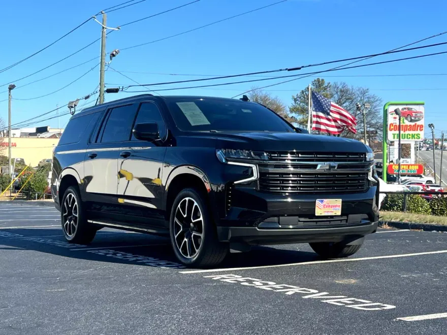 2022 Chevrolet Suburban RST photo 1