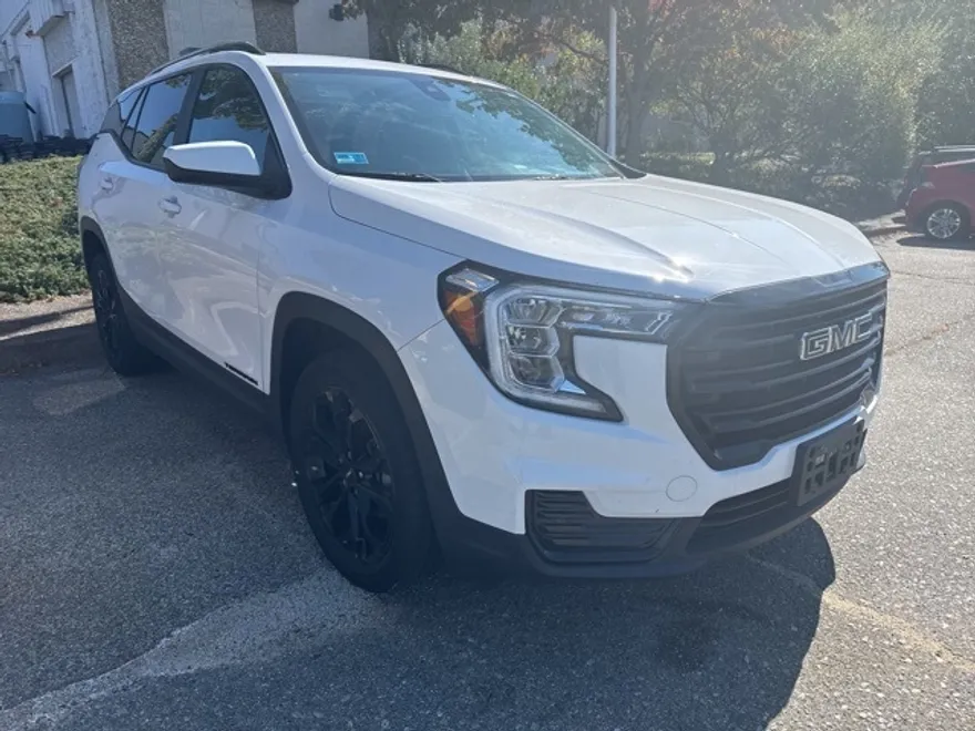 2022 Gmc Terrain SLE photo 1